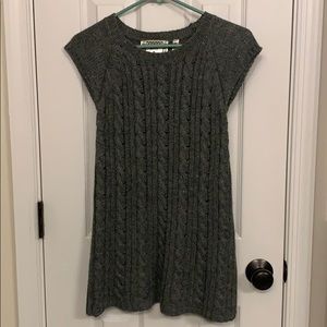 Cap sleeve gray cable knit long sweater